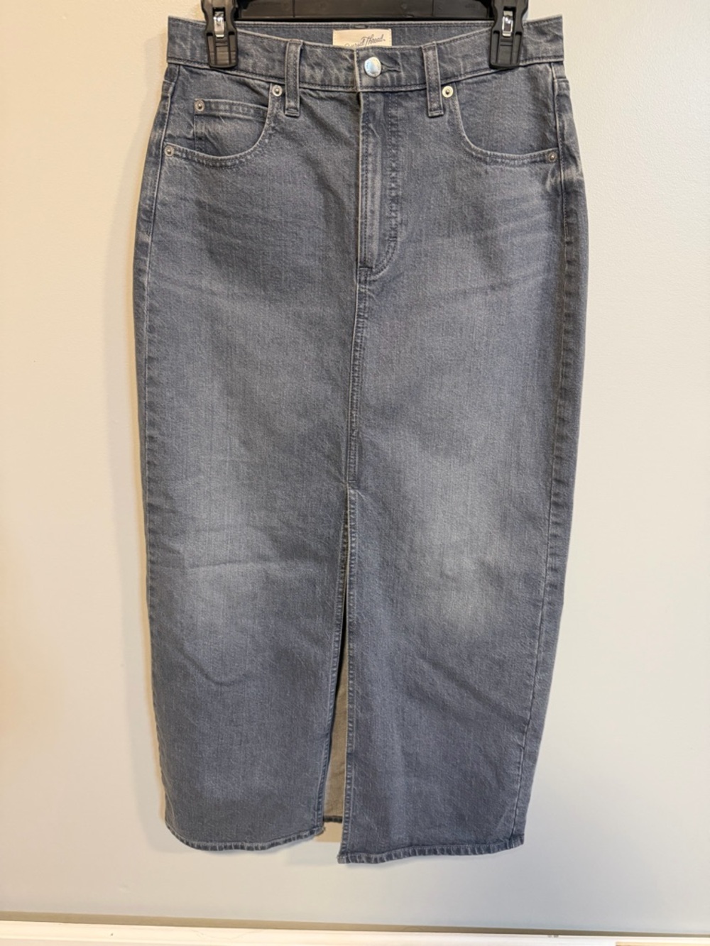 Universal Thread Denim Midi Skirt Size 6 Gray Wash Front Slit High Rise NWOT